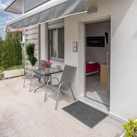 Nymphes Deluxe Accommodation פפקוהורי מראה חיצוני תמונה
